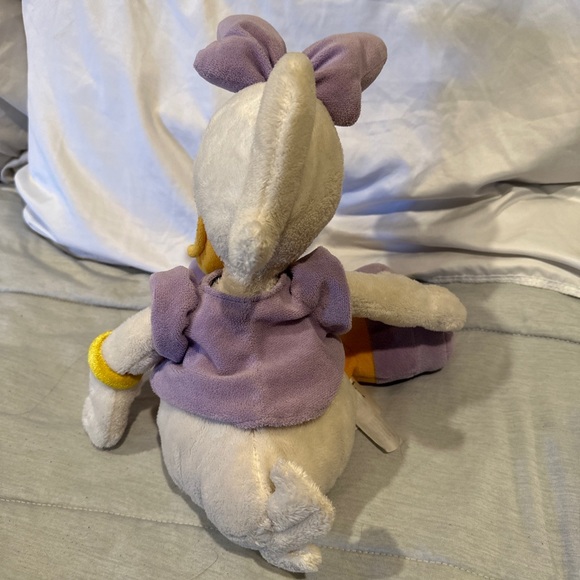 Daisy Duck - Picture 4 of 6